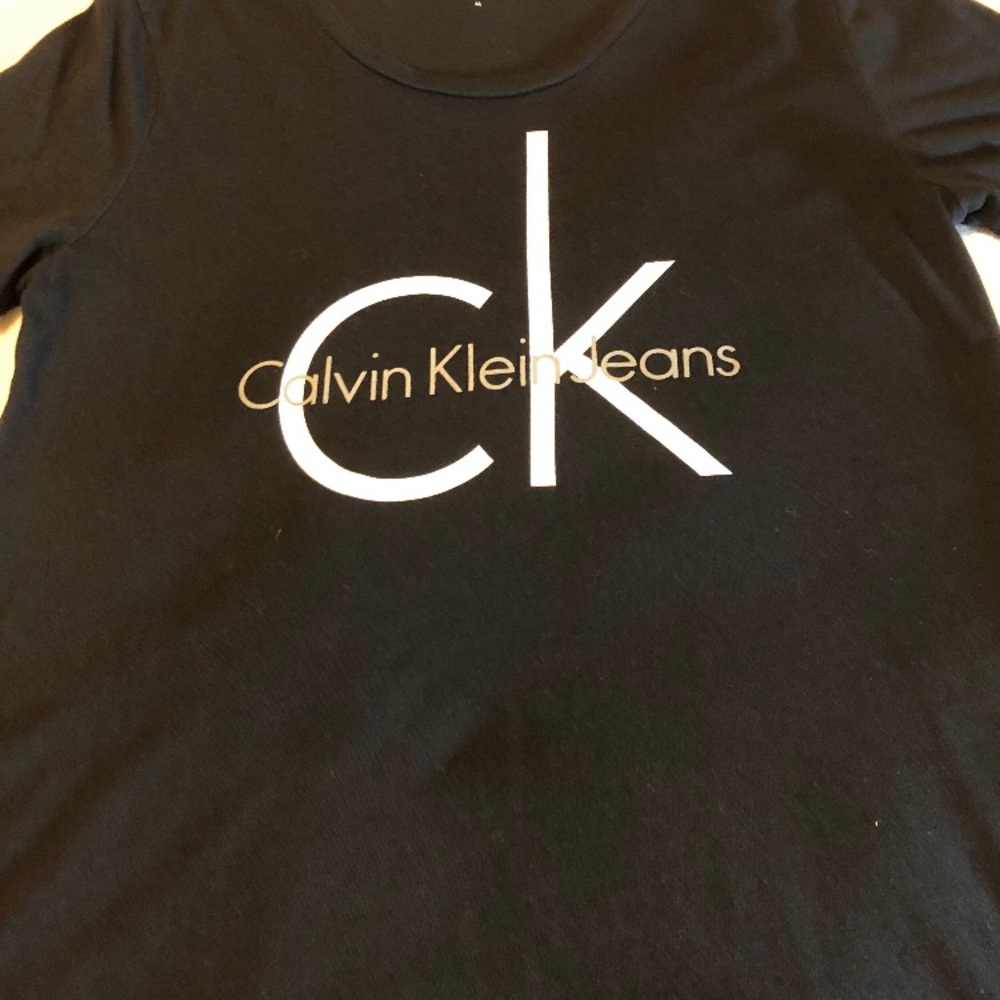 (SOLD) Calvin Klein short sleeve shirt